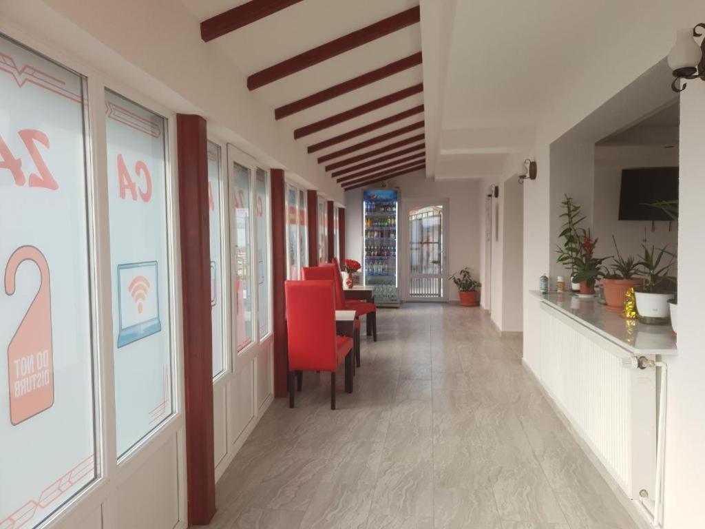 Hotel La Zinculescu Albestii Paminteni Exterior foto